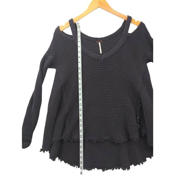 Free People Waffle Knit Cold Shoulder Sweater Gray Asymmetrical Pullover XS - Picture 10 of 10